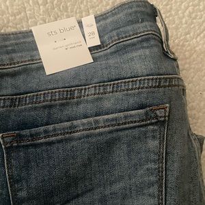 Brand New Daren Girlfriend 9” mid rise size 28